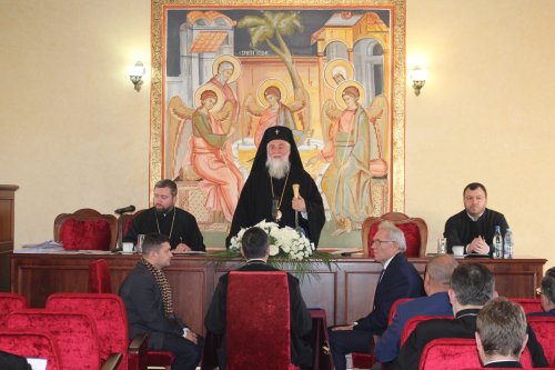 Întrunirea forului deliberativ al Arhiepiscopiei Craiovei Poza 285009