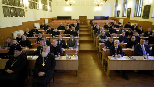 Ședință a Adunării eparhiale a Arhiepiscopiei Sibiului  Poza 284987