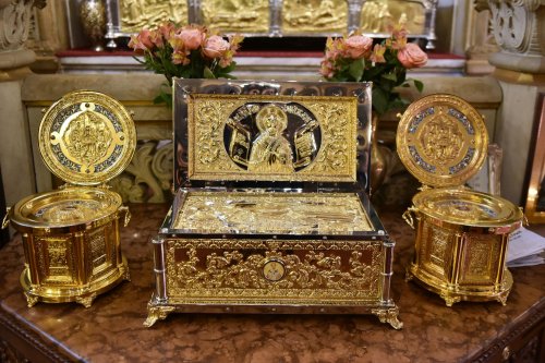 Sfinții Trei Ierarhi, prezenți în Catedrala Patriarhală prin cinstitele lor moaște Poza 285032