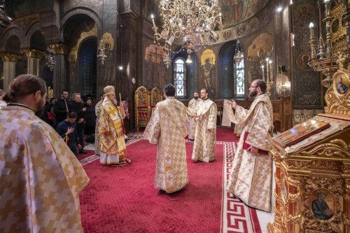 Sfinții Trei Ierarhi cinstiți la Catedrala Patriarhală din București Poza 285092