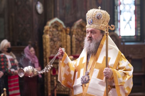 Sfinții Trei Ierarhi cinstiți la Catedrala Patriarhală din București Poza 285098
