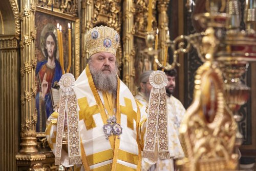 Sfinții Trei Ierarhi cinstiți la Catedrala Patriarhală din București Poza 285101