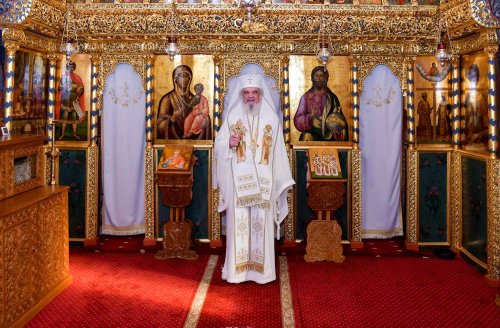 „Sfinții Trei Ierarhi, izvoare de referință pentru credința ortodoxă” Poza 285090