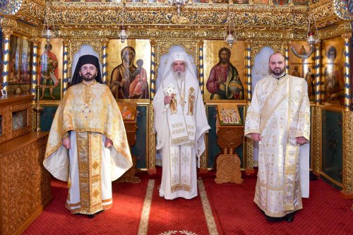 „Sfinții Trei Ierarhi, izvoare de referință pentru credința ortodoxă” Poza 285091
