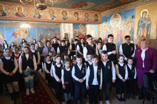 Hramul paraclisului Liceului Ortodox „Sfântul Nicolae” din Zalău Poza 285360