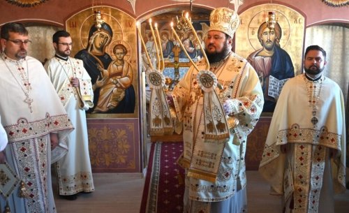 Hramul paraclisului Liceului Ortodox „Sfântul Nicolae” din Zalău Poza 285361