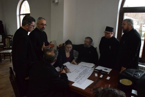 Pregătirea clericilor din Eparhia Iașilor pentru concursul național catehetic  Poza 285365
