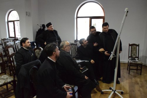 Pregătirea clericilor din Eparhia Iașilor pentru concursul național catehetic  Poza 285366