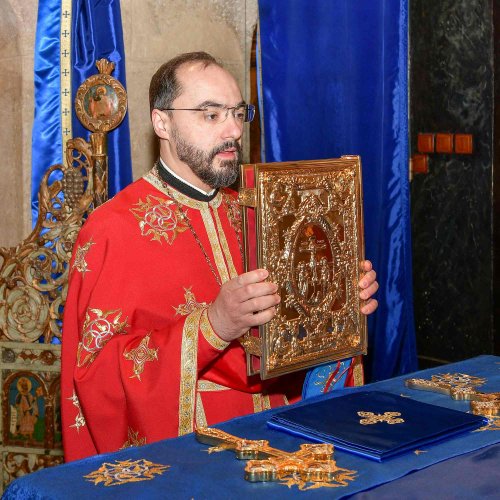 Taina preoției pentru un ostenitor la Biroul de presă al Patriarhiei Române Poza 285382