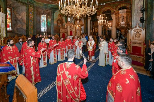 Taina preoției pentru un ostenitor la Biroul de presă al Patriarhiei Române Poza 285387