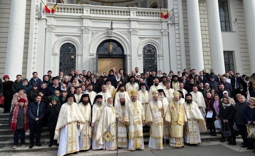 Rugăciune și binecuvântare la hramul istoric al Catedralei Mitropolitane din Iași Poza 285476