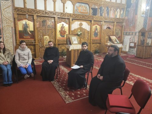 Ziua Internațională a Tineretului Ortodox în Arhiepiscopia Craiovei Poza 285661
