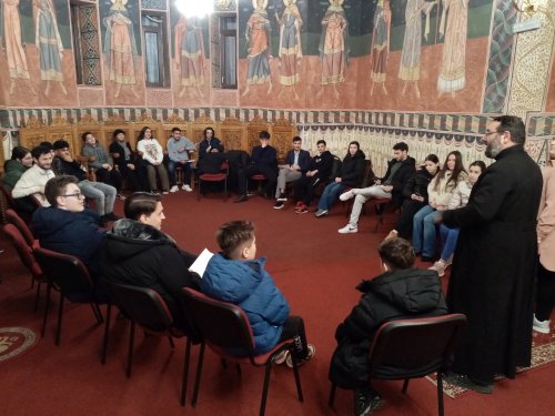 Ziua Internațională a Tineretului Ortodox în Arhiepiscopia Craiovei Poza 285662