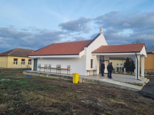 O nouă capelă mortuară într-o parohie din județul Timiș Poza 285712