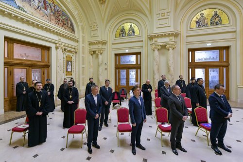 Membrii Adunării eparhiale a Arhiepiscopiei Bucureștilor reuniți în ședință anuală de lucru Poza 285967