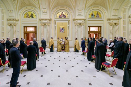 Membrii Adunării eparhiale a Arhiepiscopiei Bucureștilor reuniți în ședință anuală de lucru Poza 285968