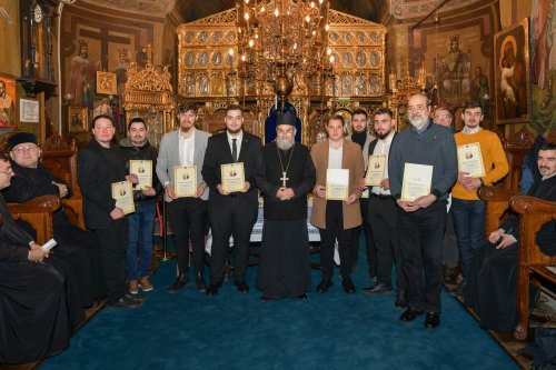 Distincții pentru cântăreții bisericești din Protoieria Sector 1 Capitală Poza 286325