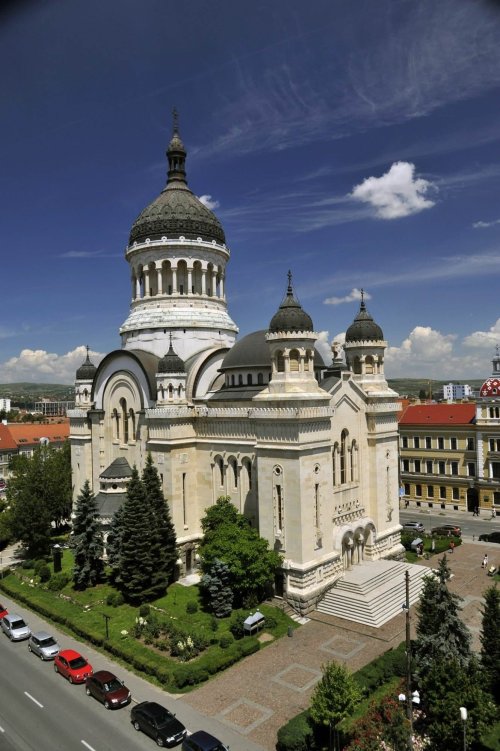Organizarea Bisericii Ortodoxe Române în istorie şi azi Poza 286375