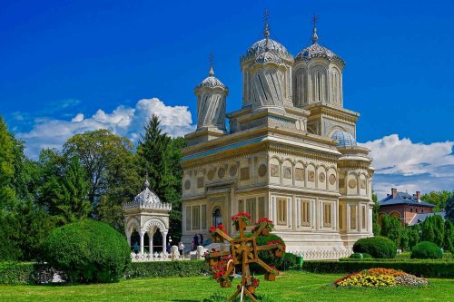 Organizarea Bisericii Ortodoxe Române în istorie şi azi Poza 286378