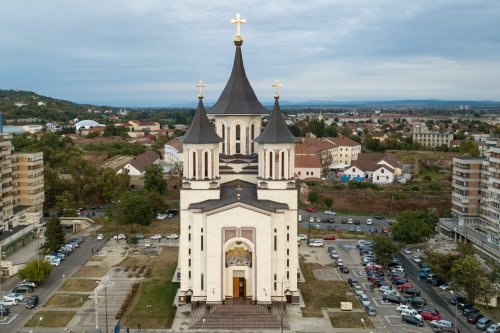 Organizarea Bisericii Ortodoxe Române în istorie şi azi Poza 286382