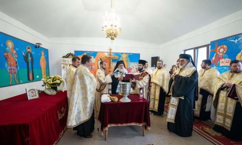 Doi ierarhi au sfințit așezământul social din Rediu, Neamț Poza 286537