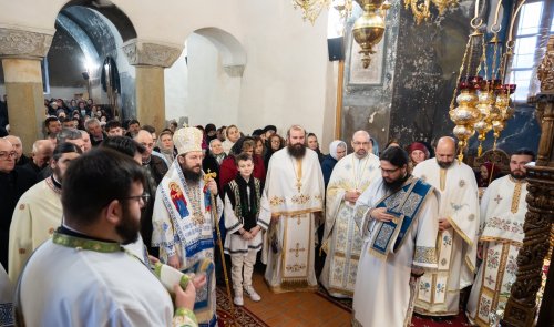 Liturghie arhierească la biserica-monument istoric a Mănăstirii Ilișești Poza 286689