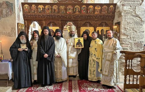 Popas de rugăciune la o mănăstire românească din Italia Poza 287220