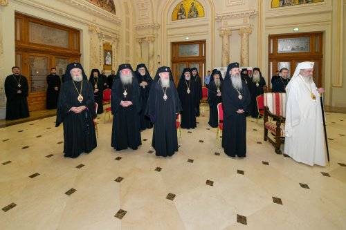 Întrunirea Sfântului Sinod al Bisericii Ortodoxe Române la Palatul Patriarhiei Poza 287340