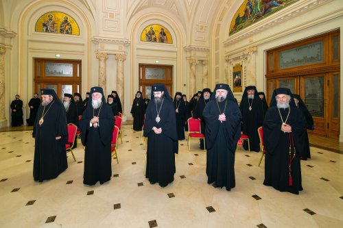 Întrunirea Sfântului Sinod al Bisericii Ortodoxe Române la Palatul Patriarhiei Poza 287341