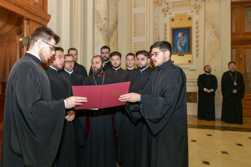 Întrunirea Sfântului Sinod al Bisericii Ortodoxe Române la Palatul Patriarhiei Poza 287342