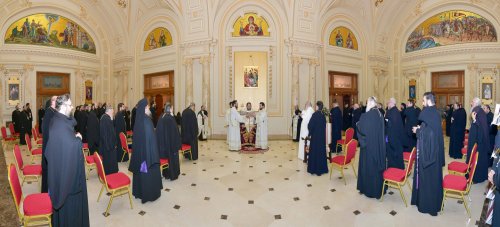 Întrunirea Sfântului Sinod al Bisericii Ortodoxe Române la Palatul Patriarhiei Poza 287344