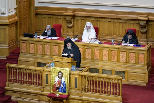 Întrunirea Sfântului Sinod al Bisericii Ortodoxe Române la Palatul Patriarhiei Poza 287354