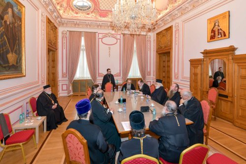 Întrunirea Sfântului Sinod al Bisericii Ortodoxe Române la Palatul Patriarhiei Poza 287360