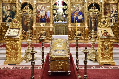 Binecuvântare la plecarea moaştelor din Catedrala Patriarhală Poza 287471