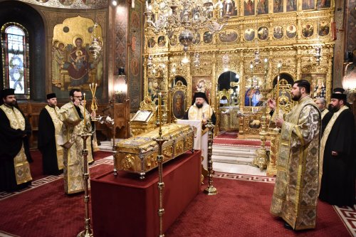 Binecuvântare la plecarea moaştelor din Catedrala Patriarhală Poza 287474