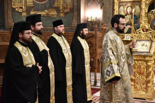 Binecuvântare la plecarea moaştelor din Catedrala Patriarhală Poza 287476
