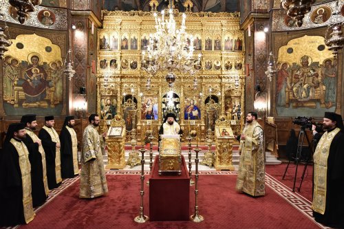 Binecuvântare la plecarea moaştelor din Catedrala Patriarhală Poza 287477