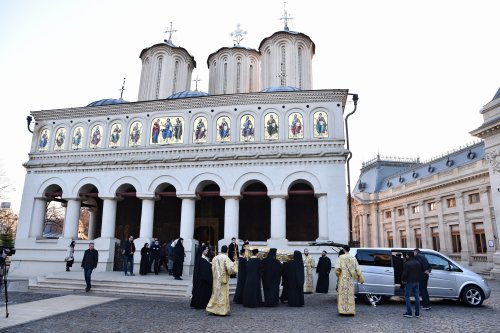 Binecuvântare la plecarea moaştelor din Catedrala Patriarhală Poza 287484