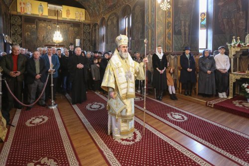 Moment de sărbătoare în Parohia Dumbrăvița Poza 287521