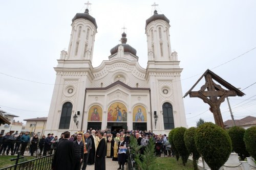 Momente istorice de comuniune și rugăciune în a doua zi de pelerinaj în Prahova Poza 287775