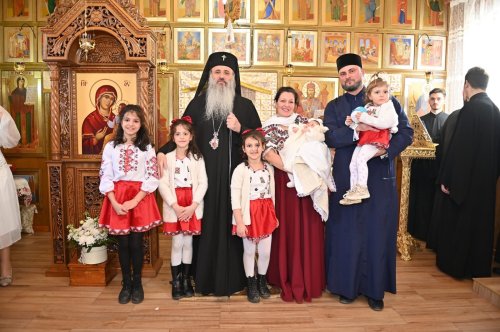 Zi de bucurie în comunitatea Parohiei Năstase din județul Botoșani Poza 287615