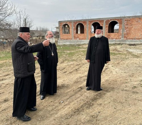 Ierarhul Hușilor a vizitat mai multe șantiere ale unor biserici din Vaslui Poza 287836