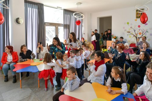 Copiii de la Grădinița Patriarhiei Române și‑au sărbătorit mamele Poza 288011