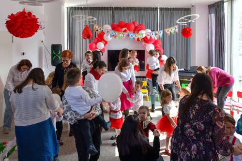 Copiii de la Grădinița Patriarhiei Române și‑au sărbătorit mamele Poza 288016