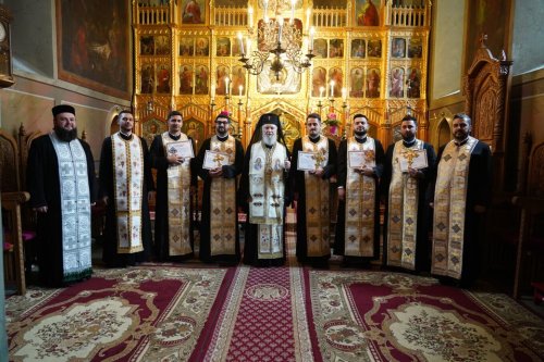 Noi duhovnici la parohii din Dâmbovița Poza 288132