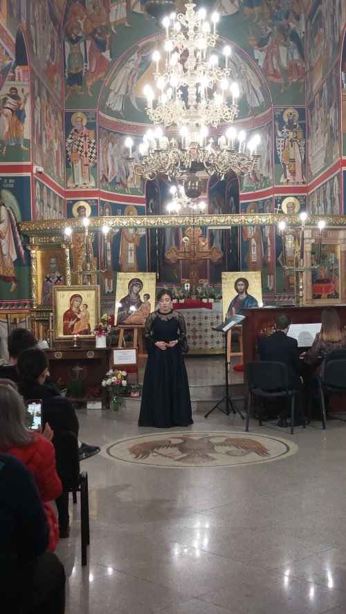 „Ziua Femeii” sărbătorită prin muzică la Parohia Iancu Vechi-Mătăsari Poza 288378