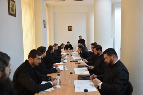 Întâlnire consultativă privind cateheza parohială în Arhiepiscopia Bucureștilor Poza 288508