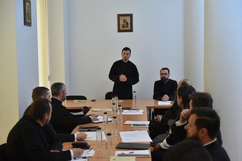 Întâlnire consultativă privind cateheza parohială în Arhiepiscopia Bucureștilor Poza 288517