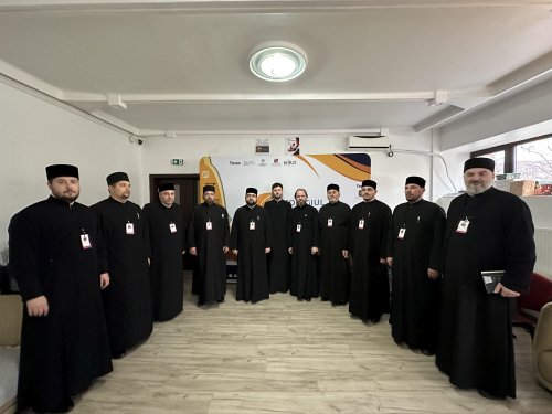Clerici din Episcopia Daciei Felix în pelerinaj în Arhiepiscopia Iașilor Poza 289012