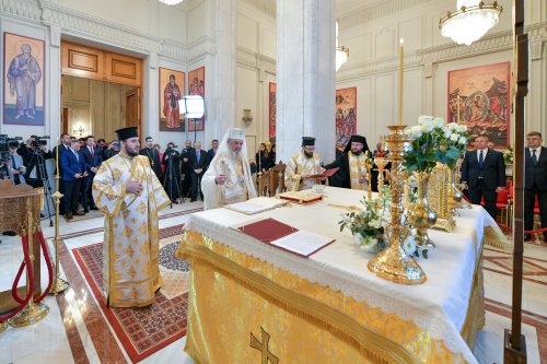 Patriarhul României a sfințit capela din incinta Palatului Parlamentului Poza 289728